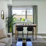 Hollywood 1 Bed Apt With Free Parking On Sunset Blvd
