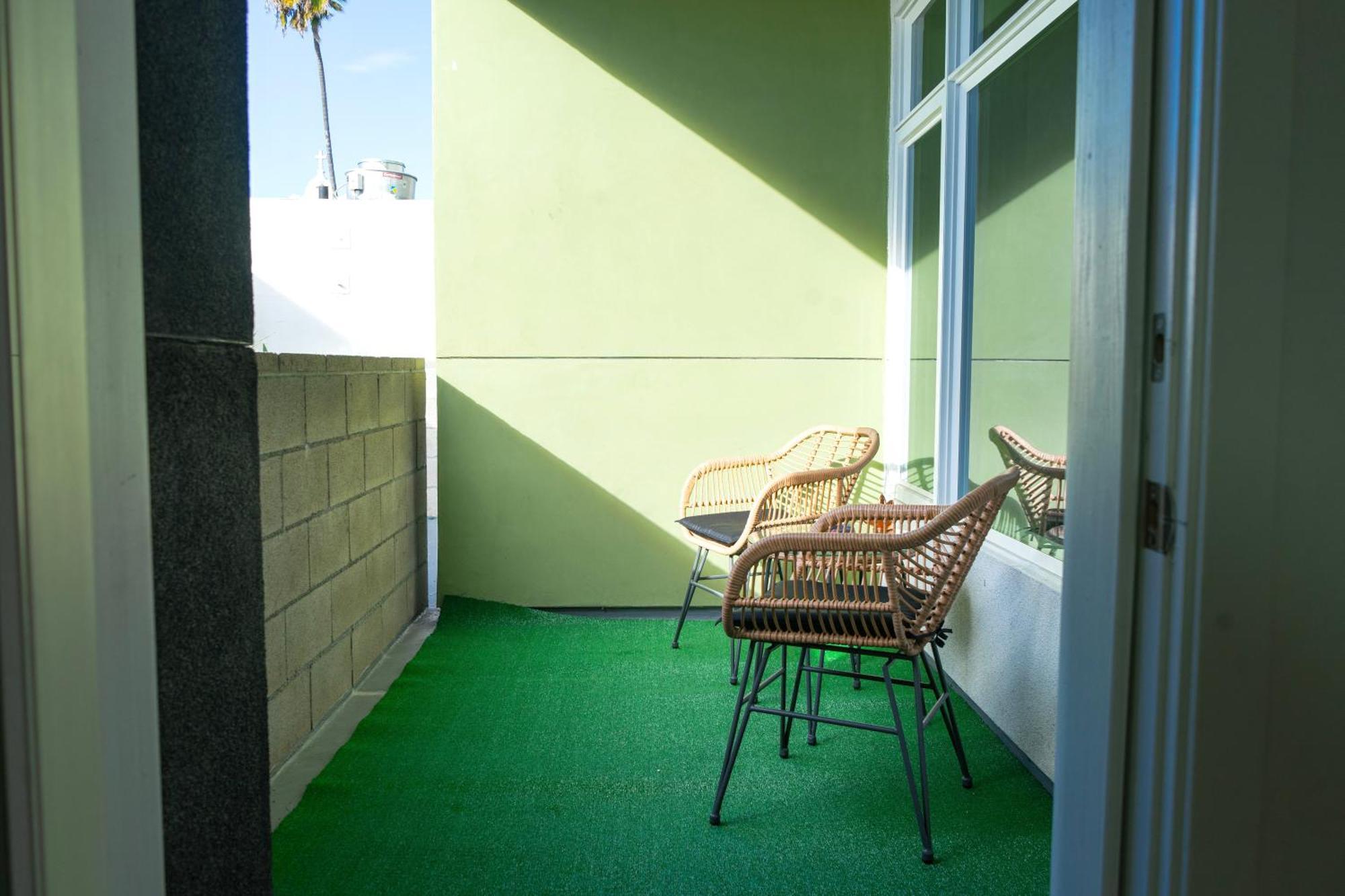 Hollywood 1 Bed With Free Parking On Sunset Blvd Apartment *