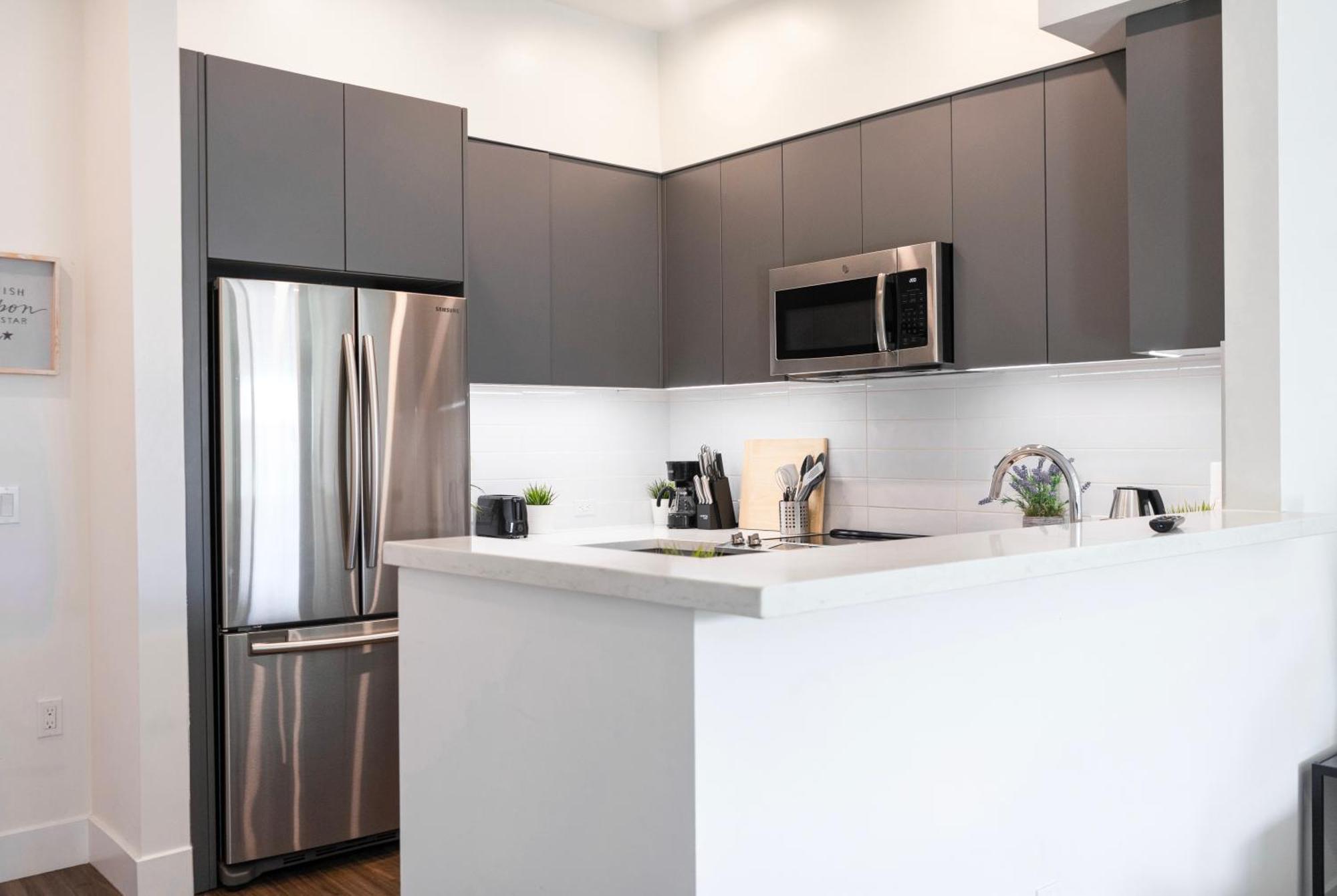 Hollywood 1 Bed With Free Parking On Sunset Blvd * Los Angeles