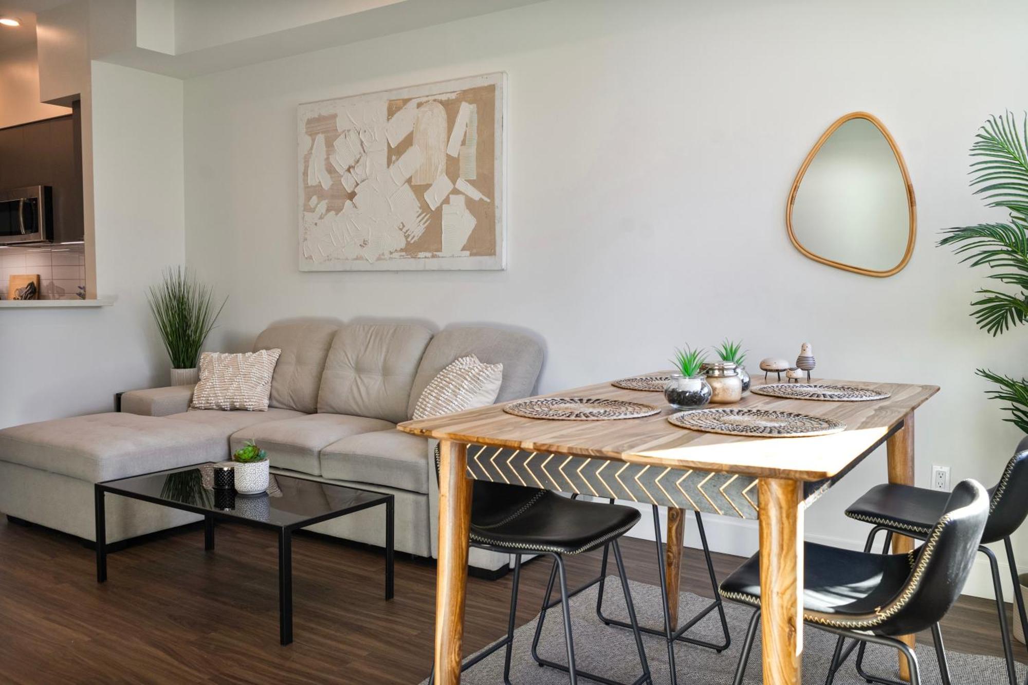Hollywood 1 Bed With Free Parking On Sunset Blvd Los Angeles