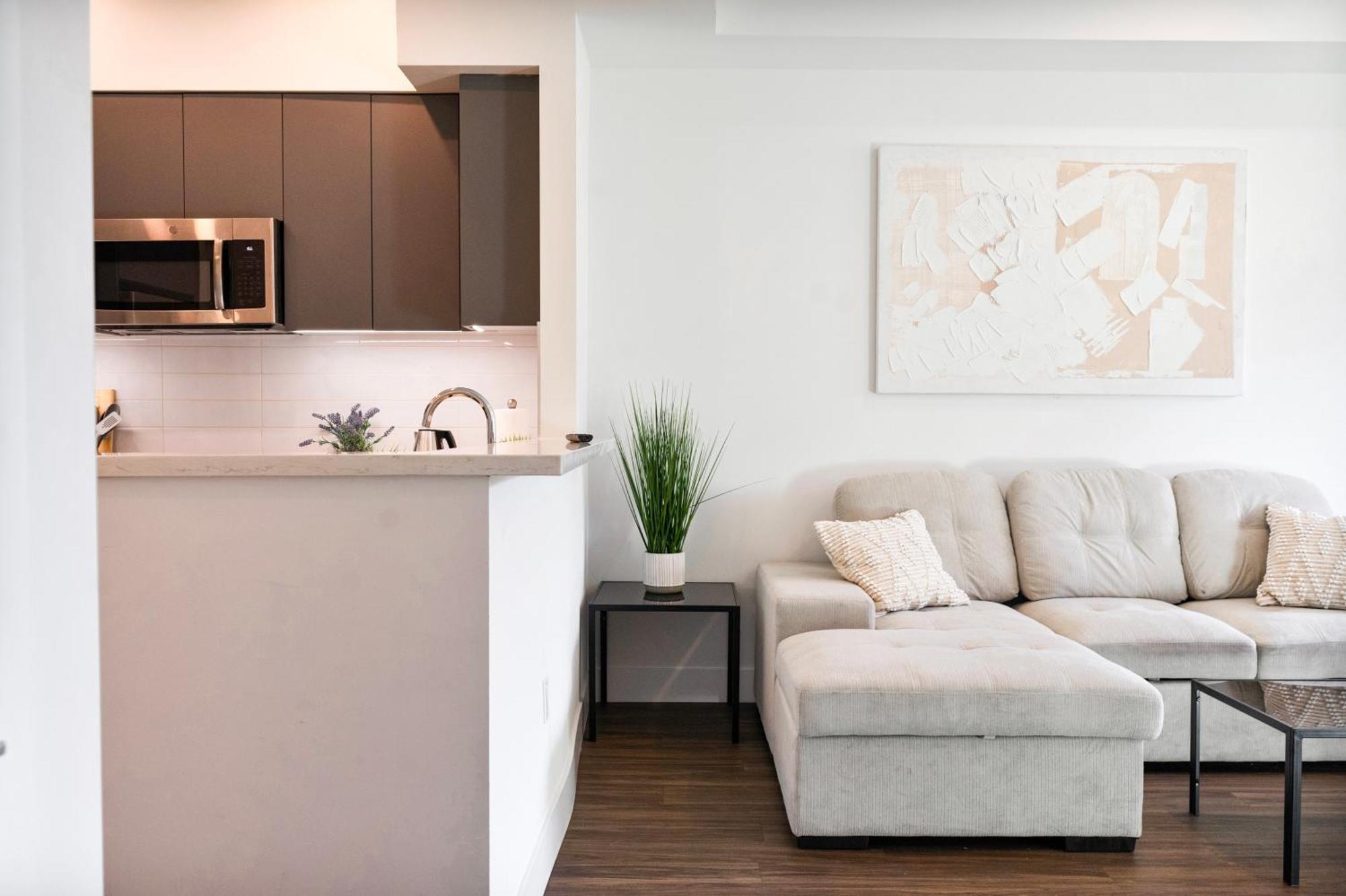 Hollywood 1 Bed With Free Parking On Sunset Blvd * Los Angeles