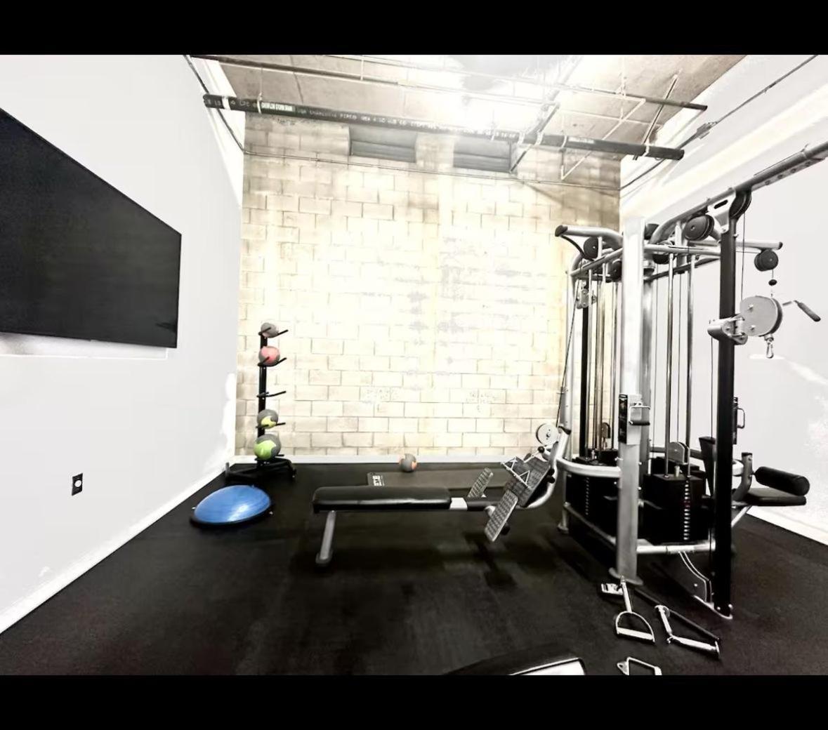 Bright & Stylish 1-bedroom, Walk To Netflix, Perfect For Long Free Parking Apartamento *