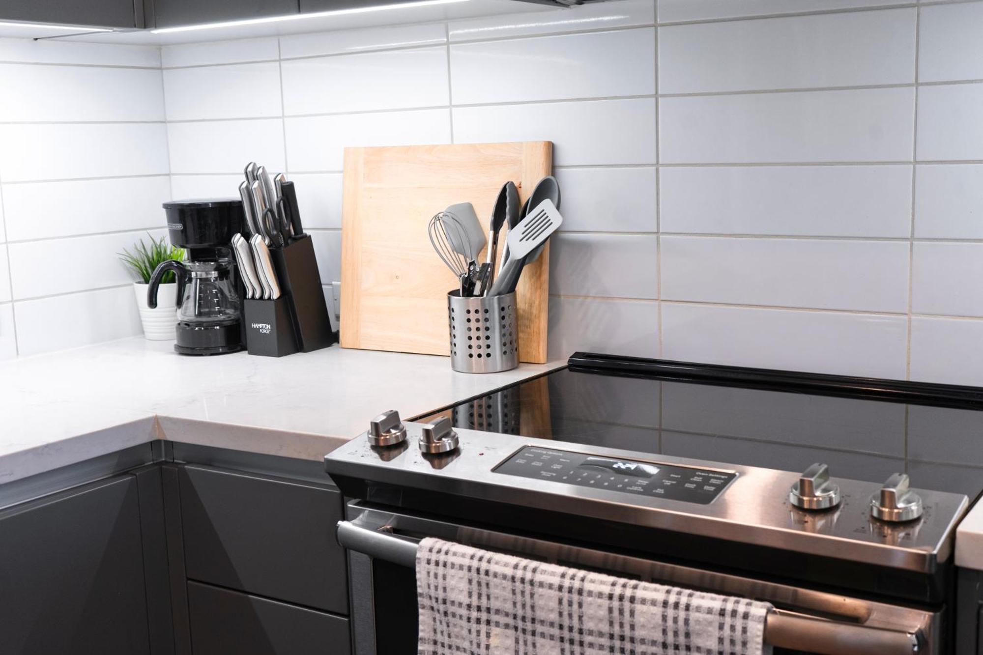 Bright & Stylish 1-bedroom, Walk To Netflix, Perfect For Long Free Parking Los Angeles