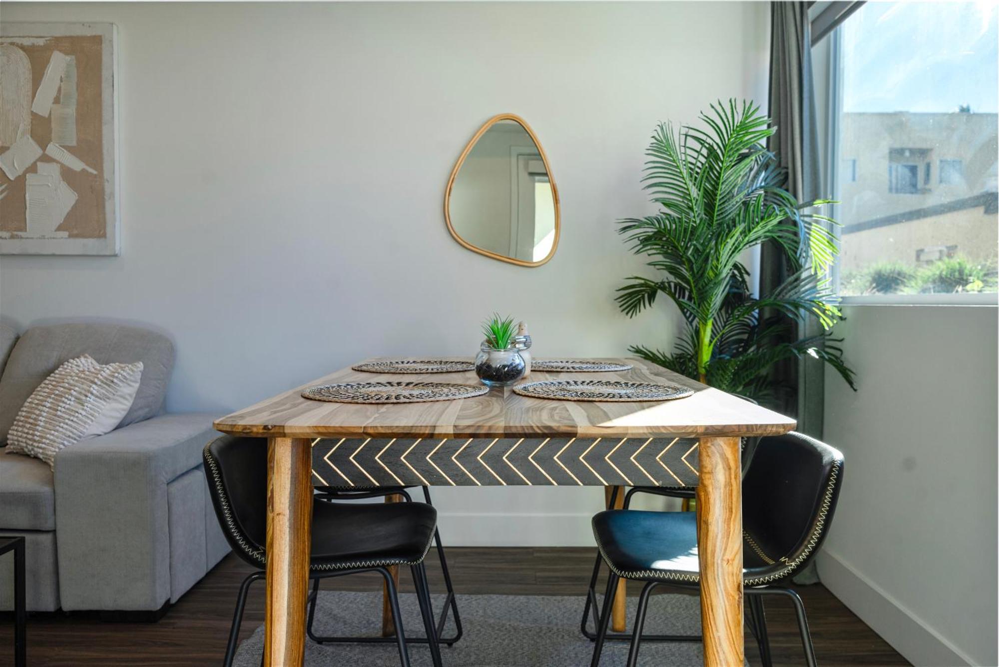 Bright & Stylish 1-bedroom, Walk To Netflix, Perfect For Long Free Parking Apartamento *